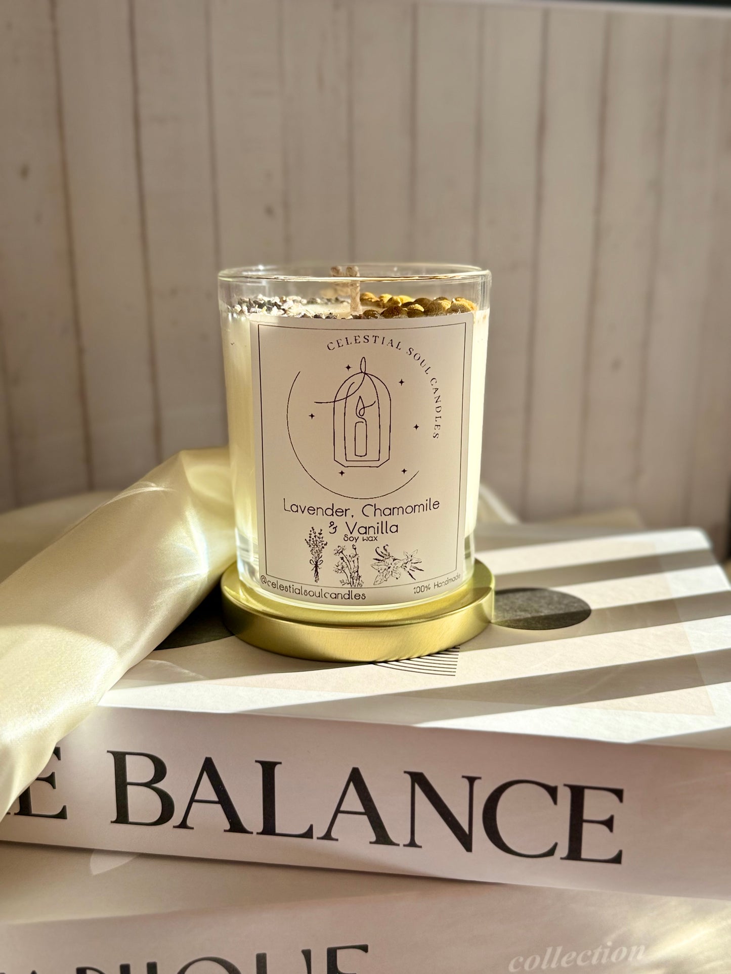 ✨ Lavender, Chamomile & Vanilla Candle – Your Ultimate Relaxation Companion 🕯️